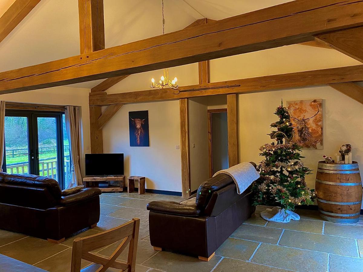 Trelaske Mill Cider Barn-With Hot Tub, Fire Pit Bbq Lewannick Exterior photo